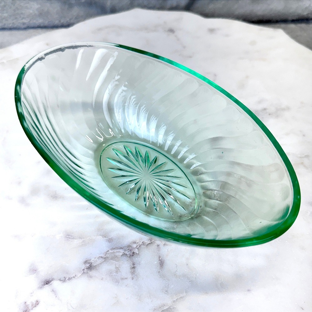 Green Uranium Glass Oval Bowl Swirl Pattern UV‎ Vaseline Vintage Starburst Base - Picture 3 of 10